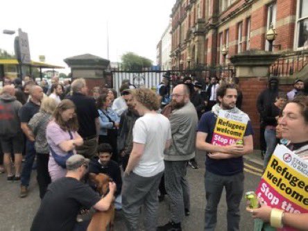 liverpool stop far right  – protecting liverpool mosque
