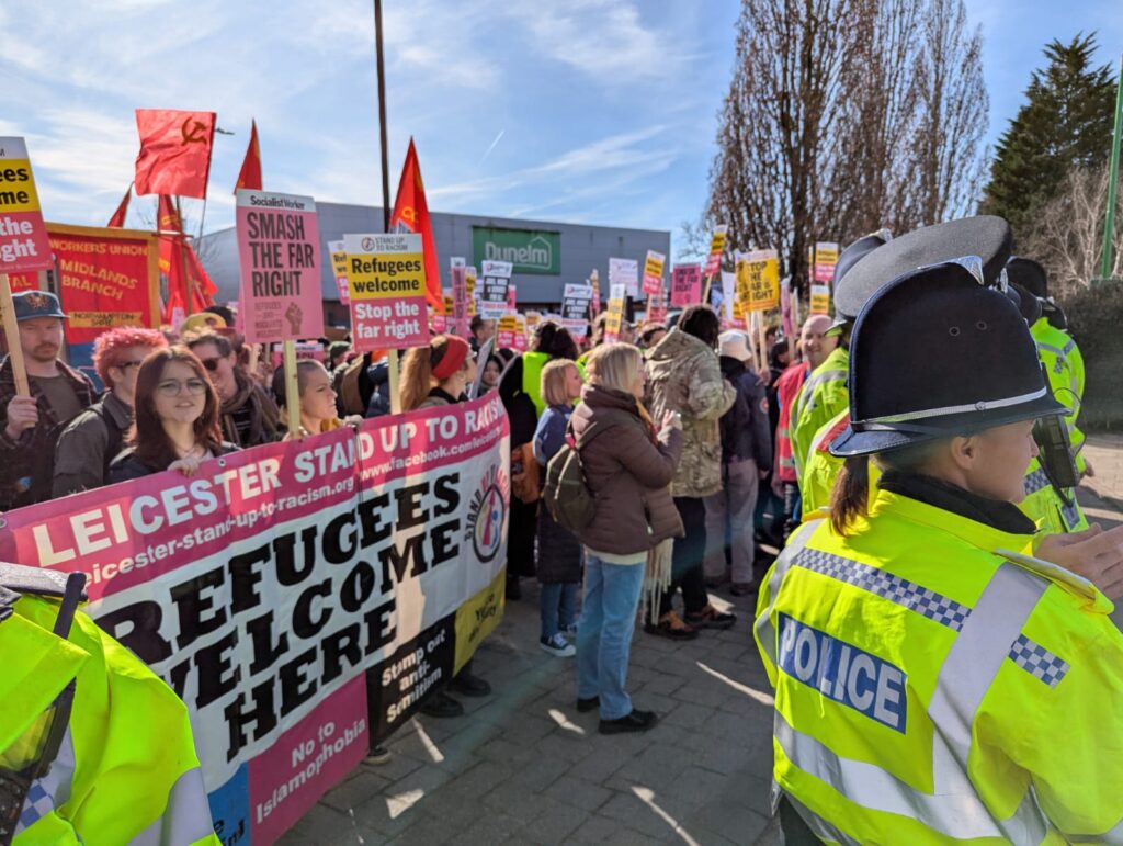 nuneaton anti-fascists outnumber Britain First 1st March 2025