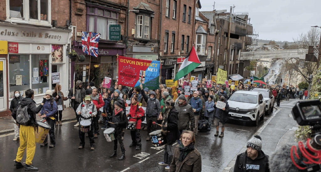 1500+ anti-racists march in Exeter in unity against the far right, outnumbering the 100 far right activists on Saturday 22nd November
